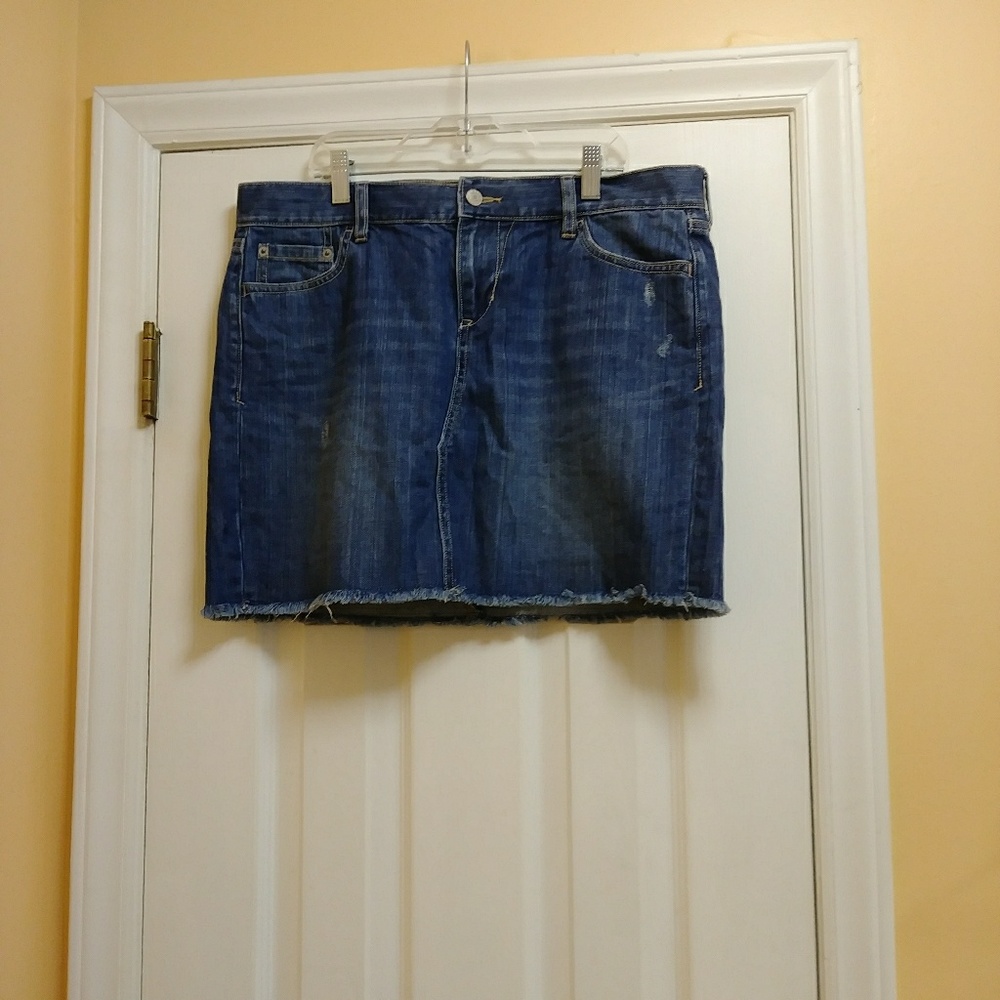 Old Navy Women's Skirt Size 10 Frayed Hem Medium